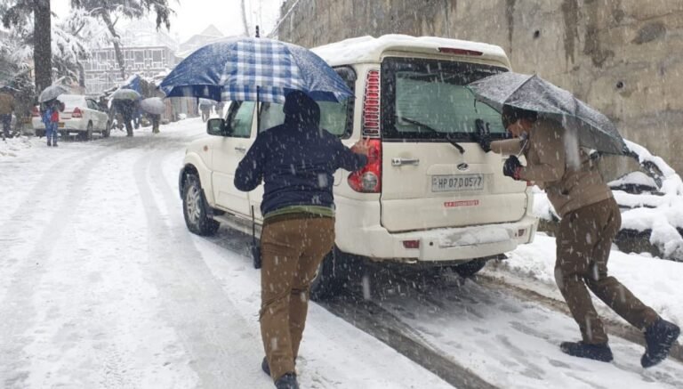 शीतलहर की चपेट में देश की 24% आबादी सर्द हवाओं ने बढ़ाई ठिठुरन