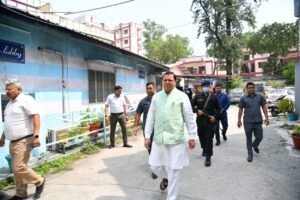 BREAKING | CM धामी का RTO में औचक निरीक्षण, गायब मिले मुख्य अधिकारी समेत कई कर्मचारी
